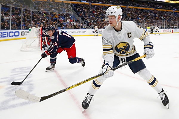 羽毛球男单决赛：李诗沣2-1安赛龙