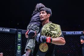 吴艳妮为杜兰特拉票，后者回应：谢谢，加油